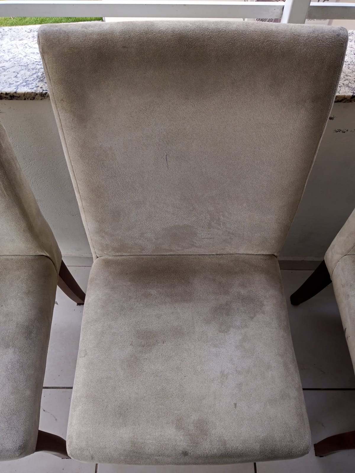 Limpeza de cadeiras antes